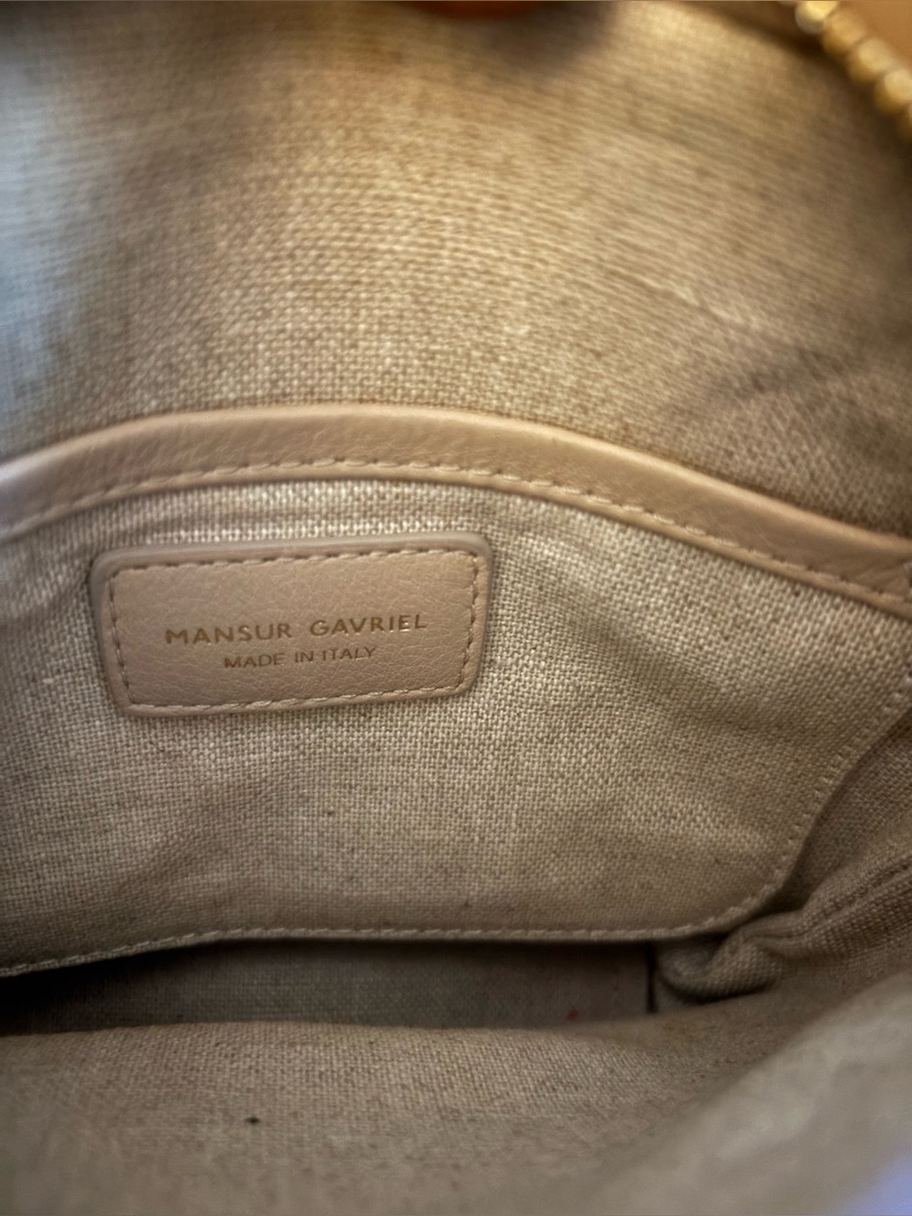 MANSUR GAVRIEL MINI ZIP BUCKET/CROSSBODY BAG AGLIO
in CAMEL - Picture 7 of 11